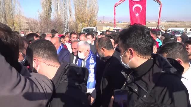 Binali Yıldırım, cami, yurt ve öğretmenevinin açılış töreninde konuştu