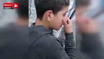13 yaşında kağıt toplayıcılığı yapan çocuk, çekçeğine el konulduğunda gözyaşlarını tutamadı