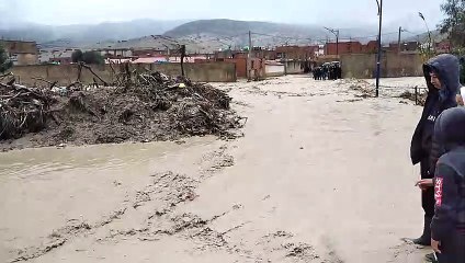 فيضان الأودية ببلدية تلعصة .. ومخاطر تُواجه المواطنين هناك