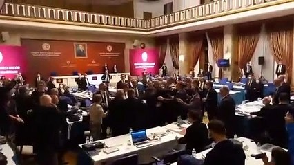 MHP'li ve HDP'li vekiller arasında arbede