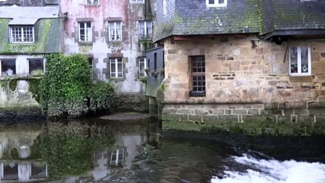 Eine der 3 letzten ihrer Art: Die bröckelnde Wohnbrücke von Landerneau