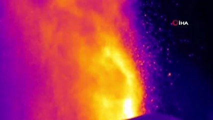 Lavların denize ulaştığı La Palma'da sokağa çıkma yasağı