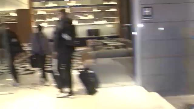 El Benfica llega al hotel de concentración en Barcelona