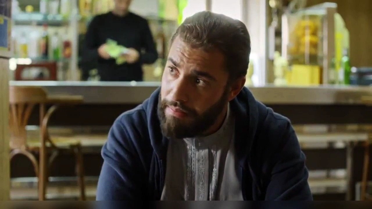 Plus belle la vie : Abdel raconte tout à Jean-Paul et Karim