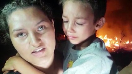 "Meu filho chorando aqui porque não conseguiu salvar a casa, mas Jesus salvou nós"