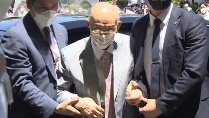 [속보] 전두환 씨, 오늘 오전 자택서 사망..."화장실에서 쓰러져 있어" / YTN