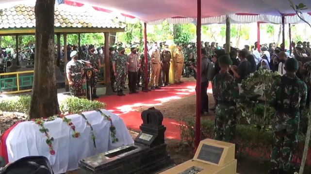 KSAD Dudung Pimpin Pemakaman Sertu Ari Baskoro Korban KKB Papua di Kendal