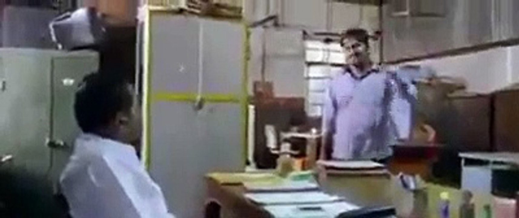 நீங்க யார் சார் தடை பண்றதுக்கு? ஜெய் பீம் சர்ச்சைக்கு இடையே டிரெண்டாகும் வைரல் சினிமா காட்சி-வீடியோ