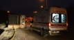Kuzey Marmara Otoyolunda çakıl taşı yüklü TIR devrildi: 1 yaralı