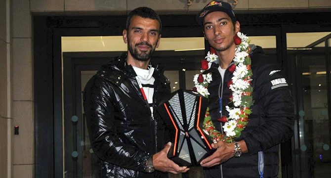 Dünya Şampiyonu Toprak Razgatlıoğlu yurda döndü