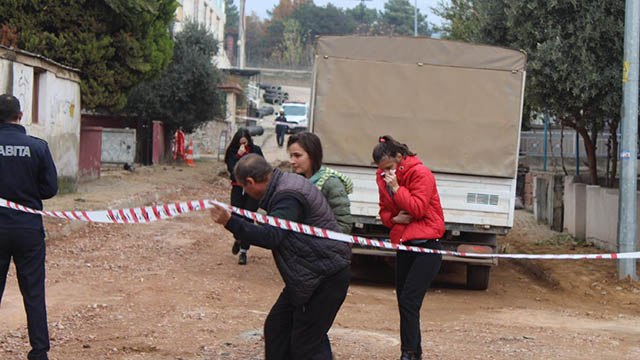 Doğalgaz borusu patladı, sokak tahliye edildi