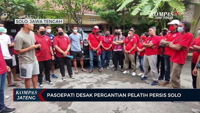 Pasoepati Desak Pergantian Pelatih Persis Solo