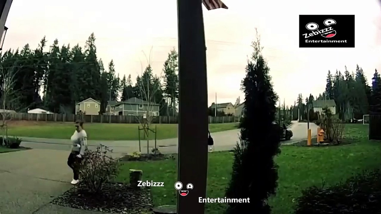woman was stealing and karma hit