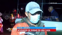 Vecinos sorprenden a dos sujetos robando dentro de una vivienda en Cochabamba