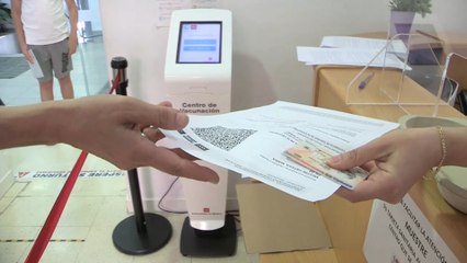 Tres comunidades esperan aval para el pasaporte covid, denegado a Euskadi