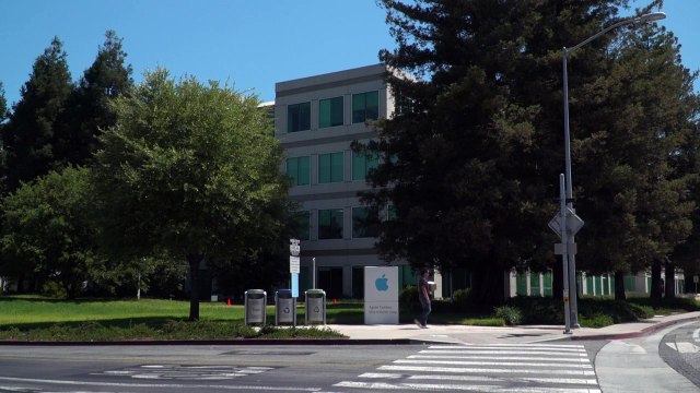 Amazon e Apple multadas