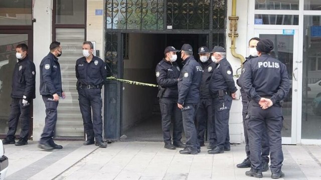 Evlat dehşeti! Annesini tabancayla öldürdü, babasını bıçakladı