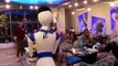 روبوتات تقدم الطعام للزبائن في مطعم عراقي بالفيديو