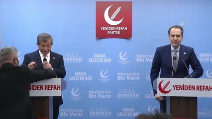 Télécharger la video: Gelecek Partisi Genel Başkanı Davutoğlu, Yeniden Refah Partisi Genel Başkanı Erbakan'ı ziyaret etti