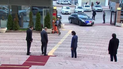 Davutoğlu: "Türkiye, süratle bir ödemeler dengesi krizi sarmalına giriyor"