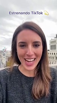 Hola a todos, todas y todes... el ridículo vídeo con el que Irene Montero estrena su canal de TikTok