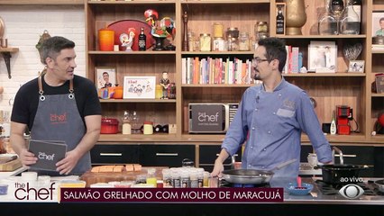 SALMÃO GRELHADO COM MOLHO DE MARACUJÁ