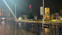 Taksim Atatürk Anıtı'nın çevresi ile Taksim Meydanı'nın bir bölümü polis bariyeriyle kapatıldı