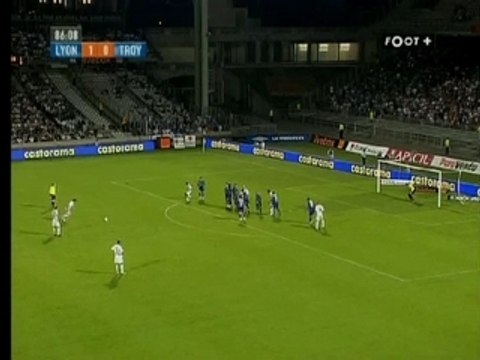 29 -Juninho - Lyon 2 - 0 Troyes - L1 2006-2007