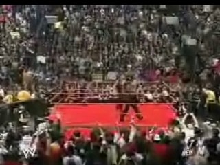 Début de Goldberg à WWE RAW !