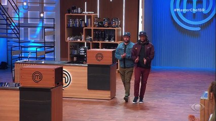 Os grafiteiros Gustavo e Otávio Pandolfo participam da primeira prova do 21º episódio do MasterChef Brasil