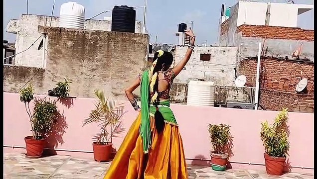 राधा तेरी चुनरी - RADHA TERI CHUNRI | JANMASHTMI SPECIAL | STUDENT OF THE YEAR | DANCE COVER BY | NEELU MAURYA