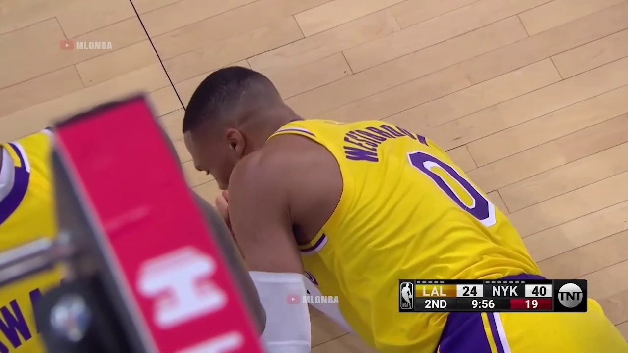 Russell Westbrook gets hit in the mouth, gushes blood, refs won’t even review it