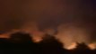 El viento dificulta la extinción del incendio forestal declarado ayer en Cercedo- Cotobade, en Pontevedra