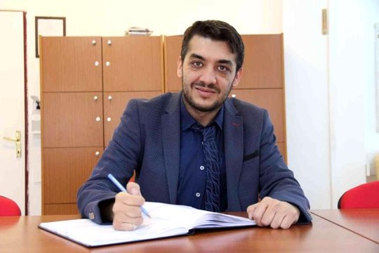 Son dakika... Yüzde 65 bedensel engelli sınıf öğretmeni, 13 yıldır sevgiyle öğrenci yetiştiriyor