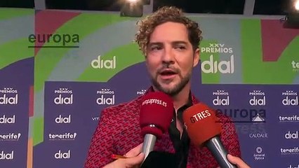 David Bisbal borraría a Chenoa y a Elena Tablada de su vida