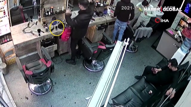 İstanbul'da saç tarama bahanesiyle girdiği berberden tıraş makinesini böyle çaldı