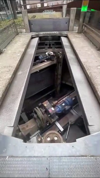 Un garaje futurista inspirado en las películas de Hollywood