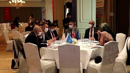Yabancı uyruklu ve Türk kursiyerler "İstihdam Fuarı"nda işverenlerle buluştu