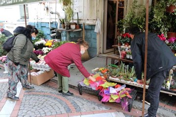 'Öğretmenler Günü' çiçekçi esnafına can suyu oldu