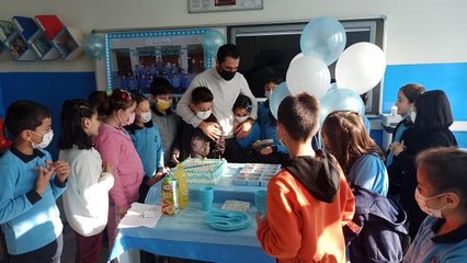Tatvan'da öğrencilerden öğretmenlerine sürpriz kutlama