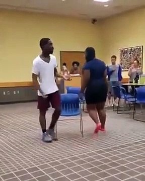 Le jeu des chaises musicales c'est physique et risqué