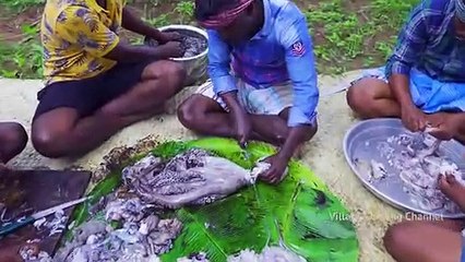 Скачать видео: OCTOPUS COOKING and EATING _ Big Size Octopus fry _ Seafood Recipe Cooking in Vi