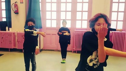 Collège Yvonne le Tac - Correspon(danse)  Novembre