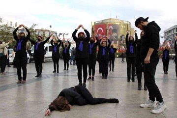 Aydın'da kadınlar şiddete karşı dans etti