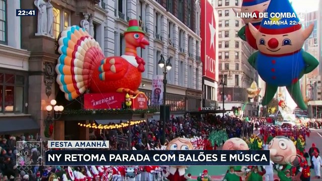 Nos Estados Unidos, Nova York se prepara para o tradicional desfile de Ação de Graças, que está de volta neste ano.