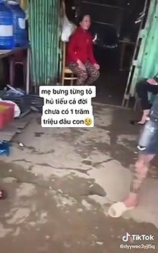 Hoàn cảnh gia đình khó khăn nhưng con trai vẫn tiêu tốn cả trăm triệu