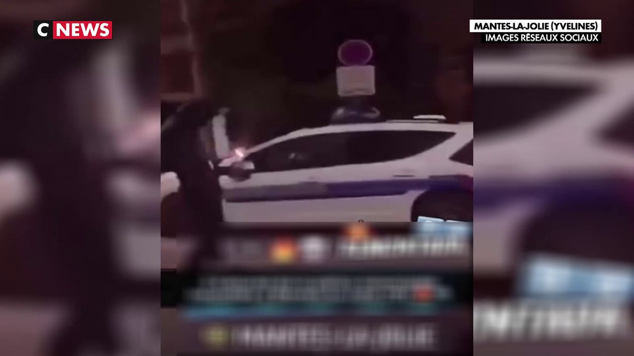 Des voitures de la police incendiées à Mantes-la-Jolie