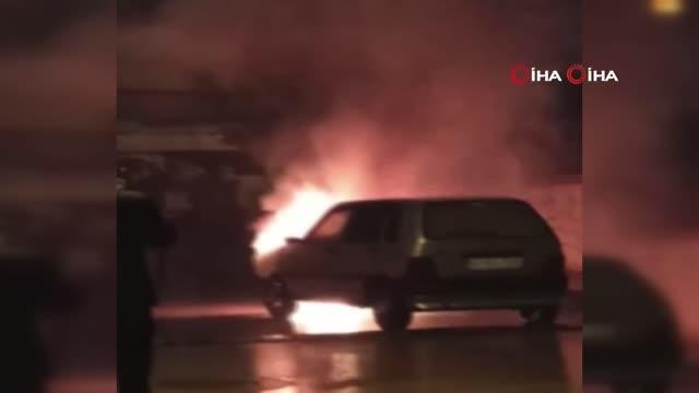 Bursa'da seyir halinde otomobil yandı, sürücü canını zor kurtardı