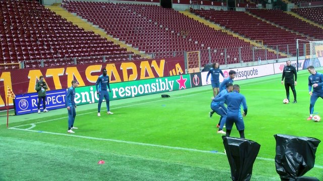 GSK-OM : les images de l'entraînement des Marseillais au Nef Stadyumu