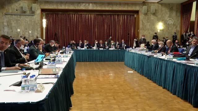 Koca: Yerli inaktif Kovid-19 aşısı TURKOVAC bugün itibariyle acil kullanım onayına müracaat etmiştir